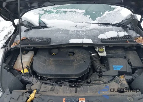 2015 Ford Escape Titanium z USA, uszkodzony, nr VIN 1FMCU9J91FUC20067